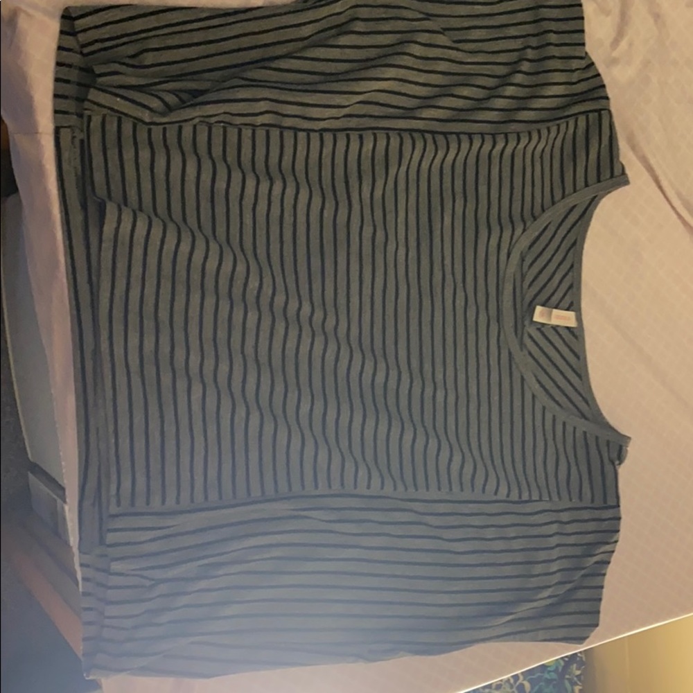 Stripped cropped shirt